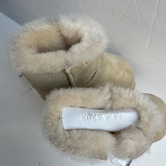 UGG AUSTRALIA INFANT TAN ERIN I BOOTIES SZ M US 4/5 AUTHENTIC NWB - Picture 6 of 14